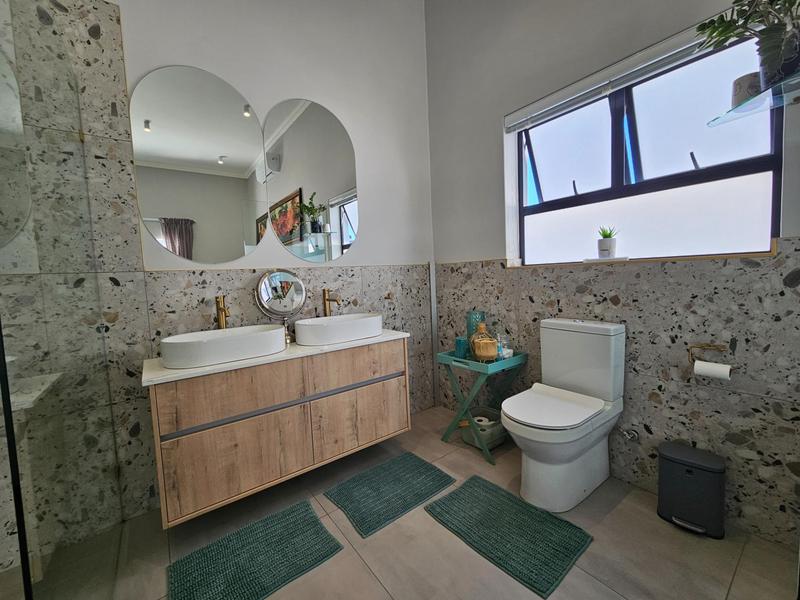 3 Bedroom Property for Sale in Britannia Bay Western Cape